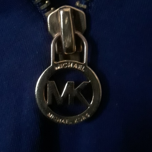 Top - Picture 6 of 7